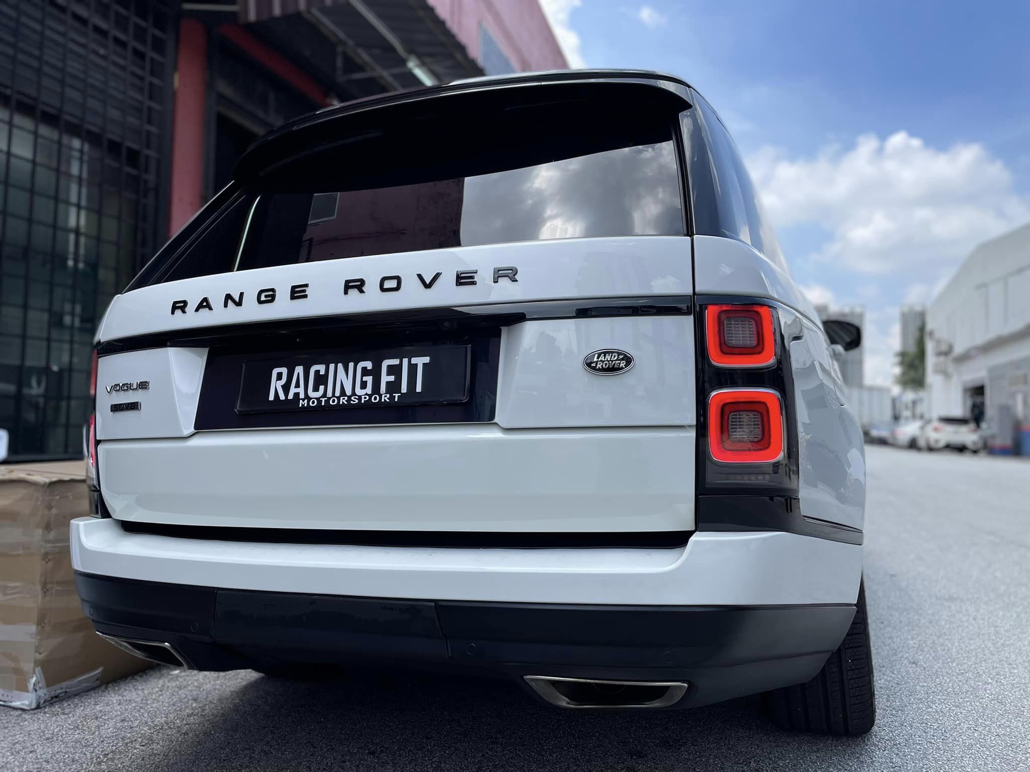 VOGUE RANGE ROVER SVA FACELIFT BODYKIT CONVERSION